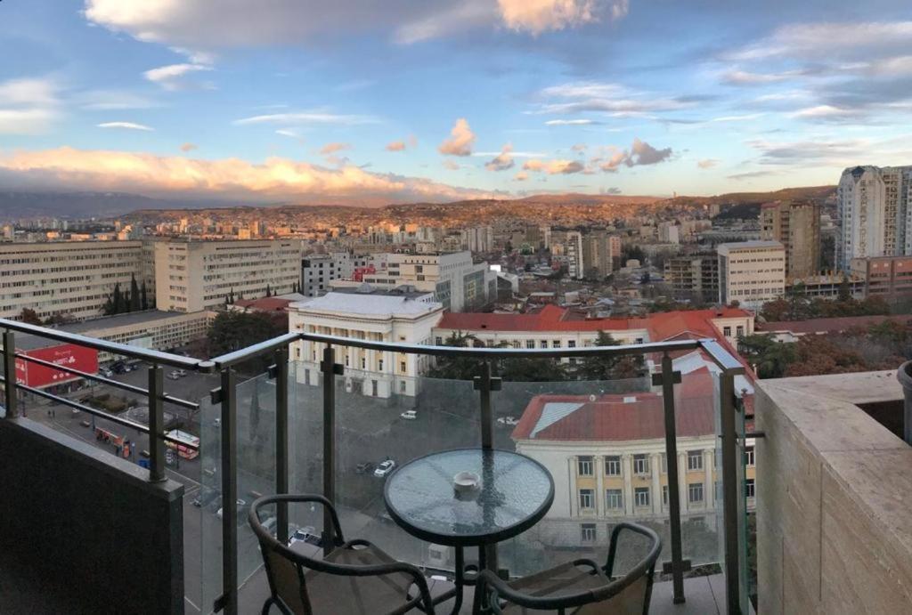 Ameri Plaza Green Apartments Tbiliszi Kültér fotó